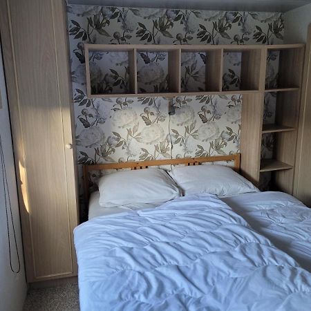 Camping De Blauwe Reiger Pieterzijl 外观 照片